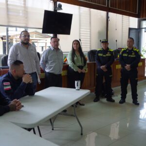 Policía Nacional de Colombia capacita a fuerzas policiales del cantón