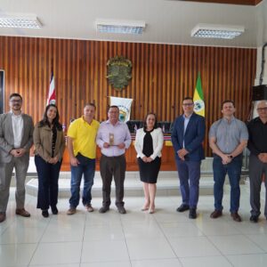 La Municipalidad de El Guarco recibió un reconocimiento por parte del ICE por su liderazgo en transformación digital.